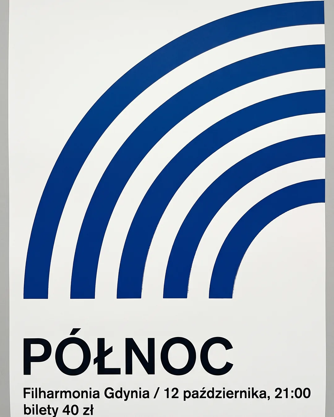Plakat koncertowy w szwajcarskiej siatce